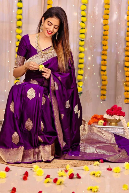 Load image into Gallery viewer, Splendorous Purple Soft Banarasi Silk Saree With Luxuriant Blouse Piece
