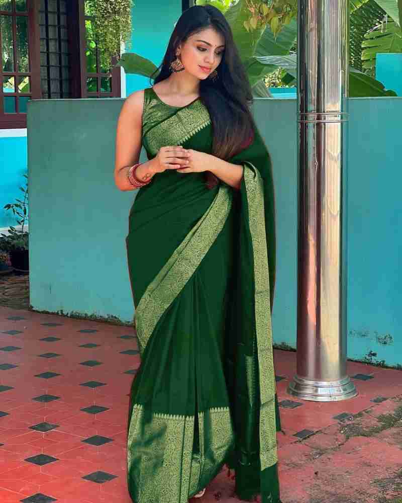 Dissemble Green Soft Silk Saree With Fairytale Blouse Piece