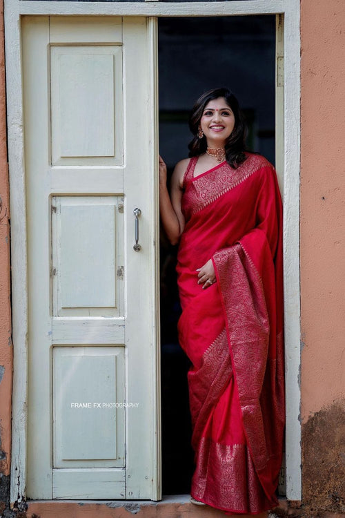 Load image into Gallery viewer, Glittering Red Soft Silk Saree With Unequalled Blouse Piece

