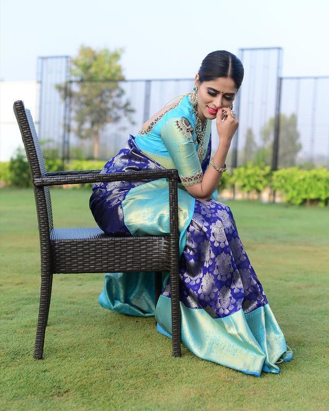 Denouement Blue Soft Banarsi Silk Saree With Glorious Blouse Piece