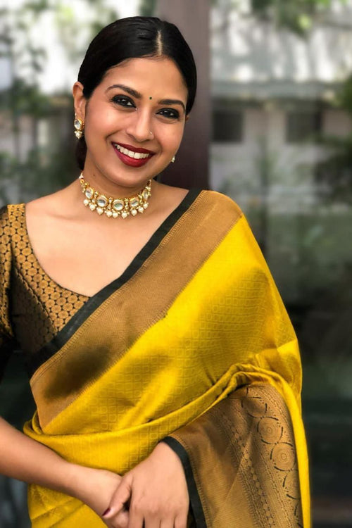 Load image into Gallery viewer, Moiety yellow Soft Banarasi Silk Saree With Panoply Blouse Piece
