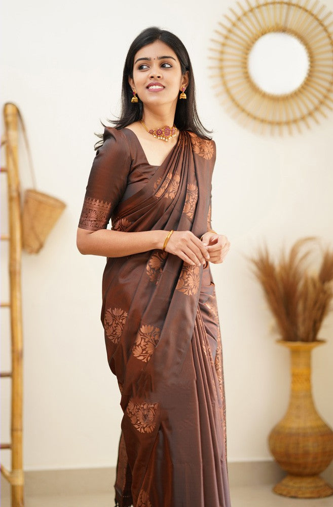 Magnetic Brown Soft Silk Saree With Confounding Blouse Piece