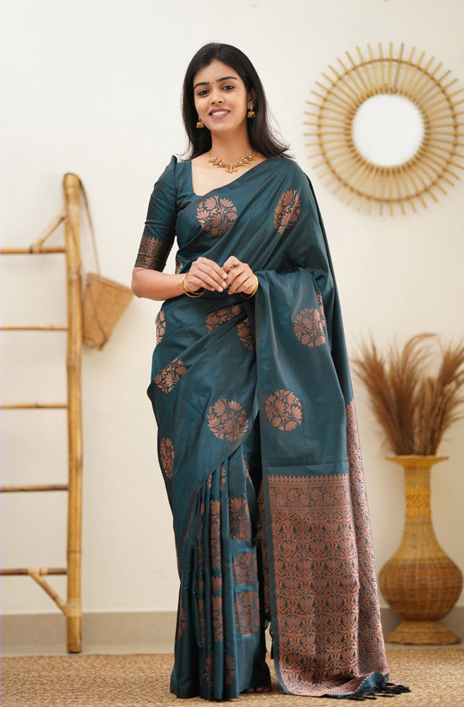 Desultory Rama Soft Silk Saree With Dalliance Blouse Piece