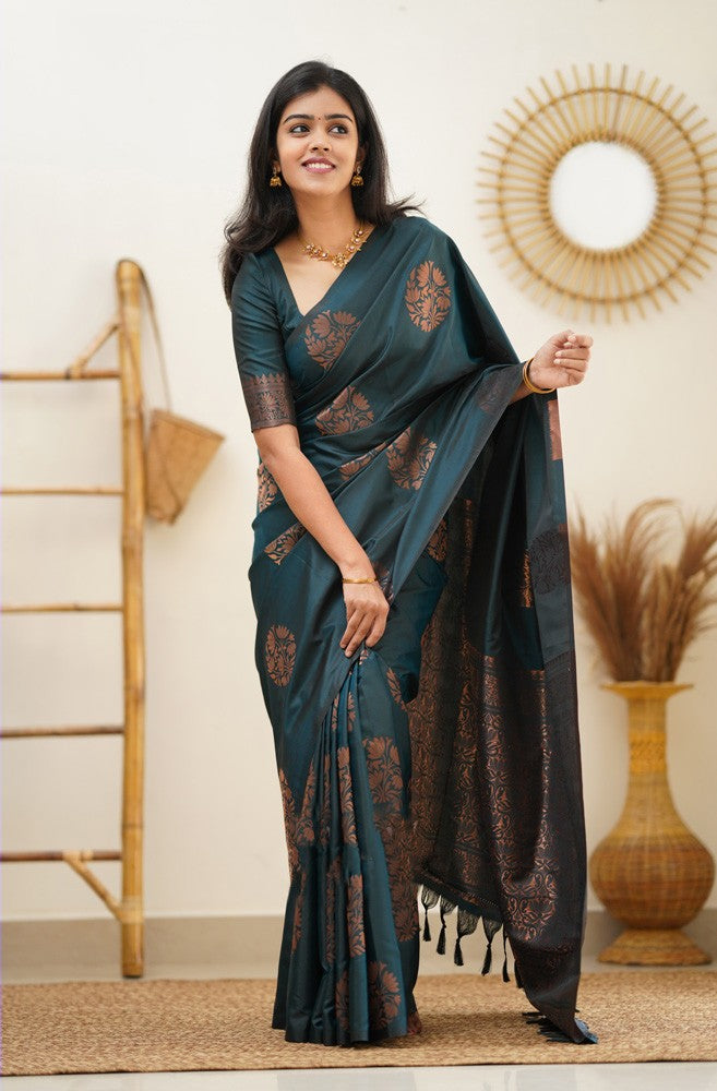 Desultory Rama Soft Silk Saree With Dalliance Blouse Piece