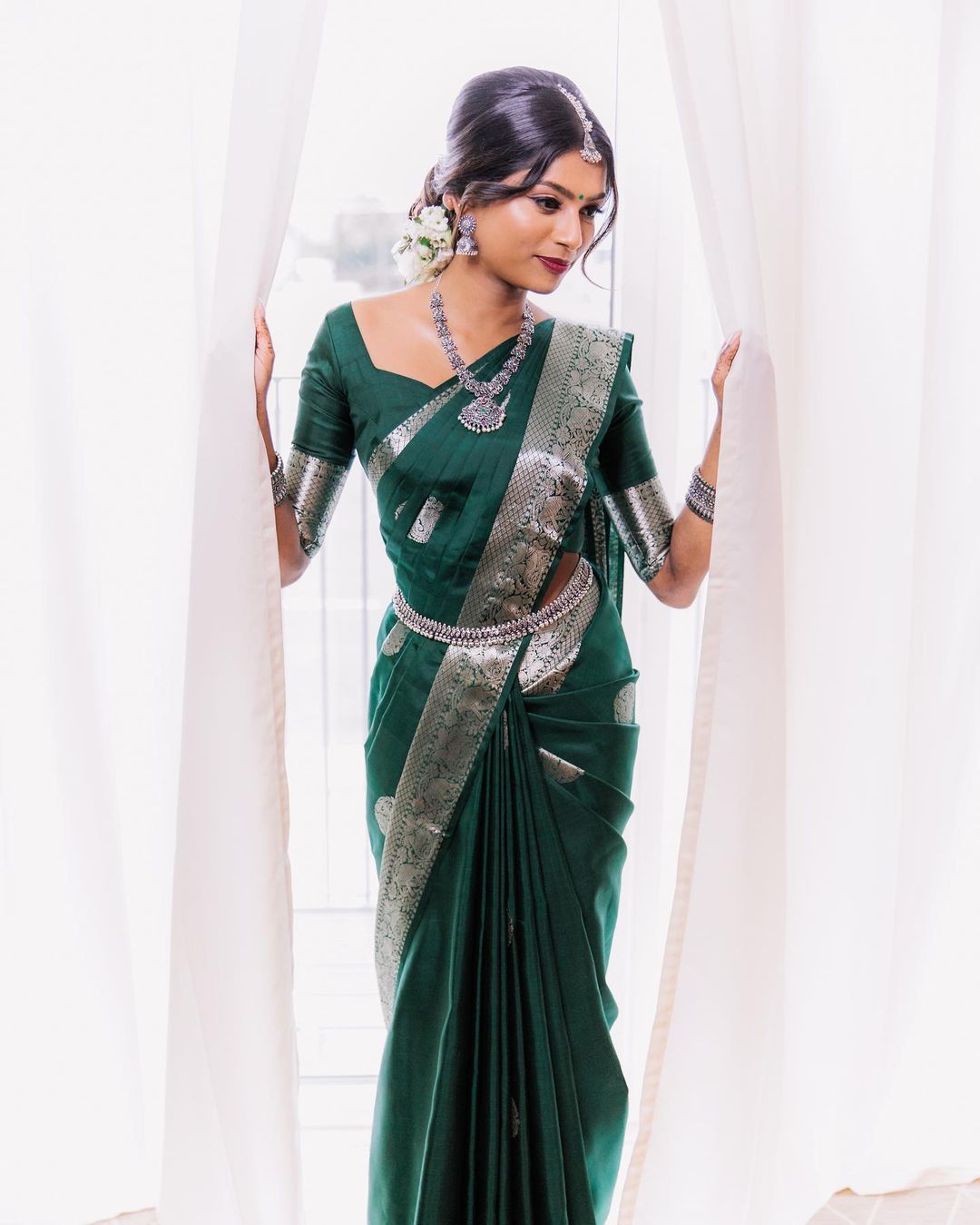 Gleaming Dark Green Soft Banarasi Silk Saree With Beautiful Blouse Piece