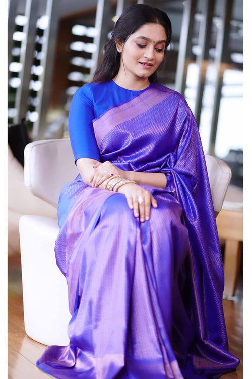 Load image into Gallery viewer, Adoring Blue Soft Silk Saree With Tempting Blouse Piece
