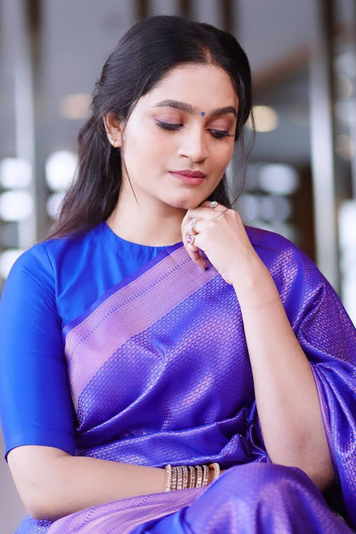 Load image into Gallery viewer, Adoring Blue Soft Silk Saree With Tempting Blouse Piece
