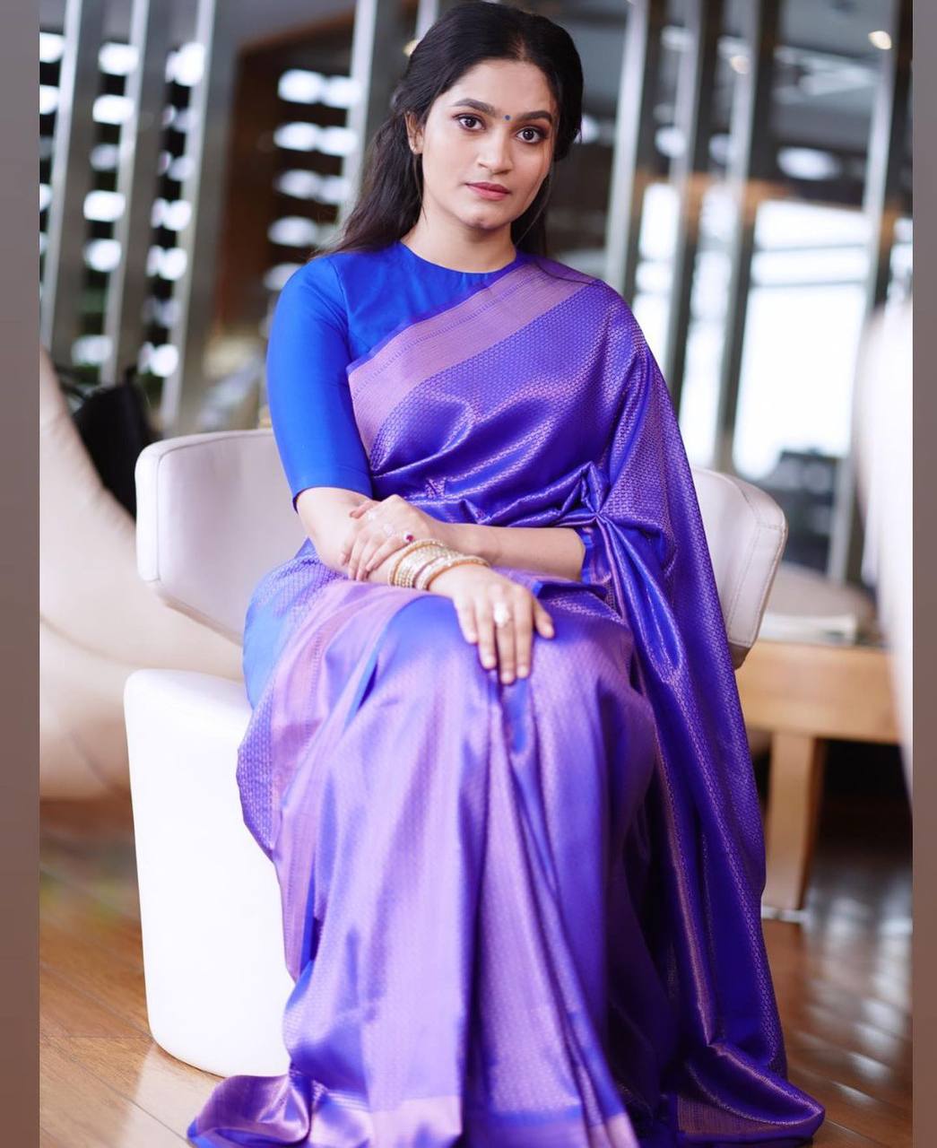 Adoring Blue Soft Silk Saree With Tempting Blouse Piece