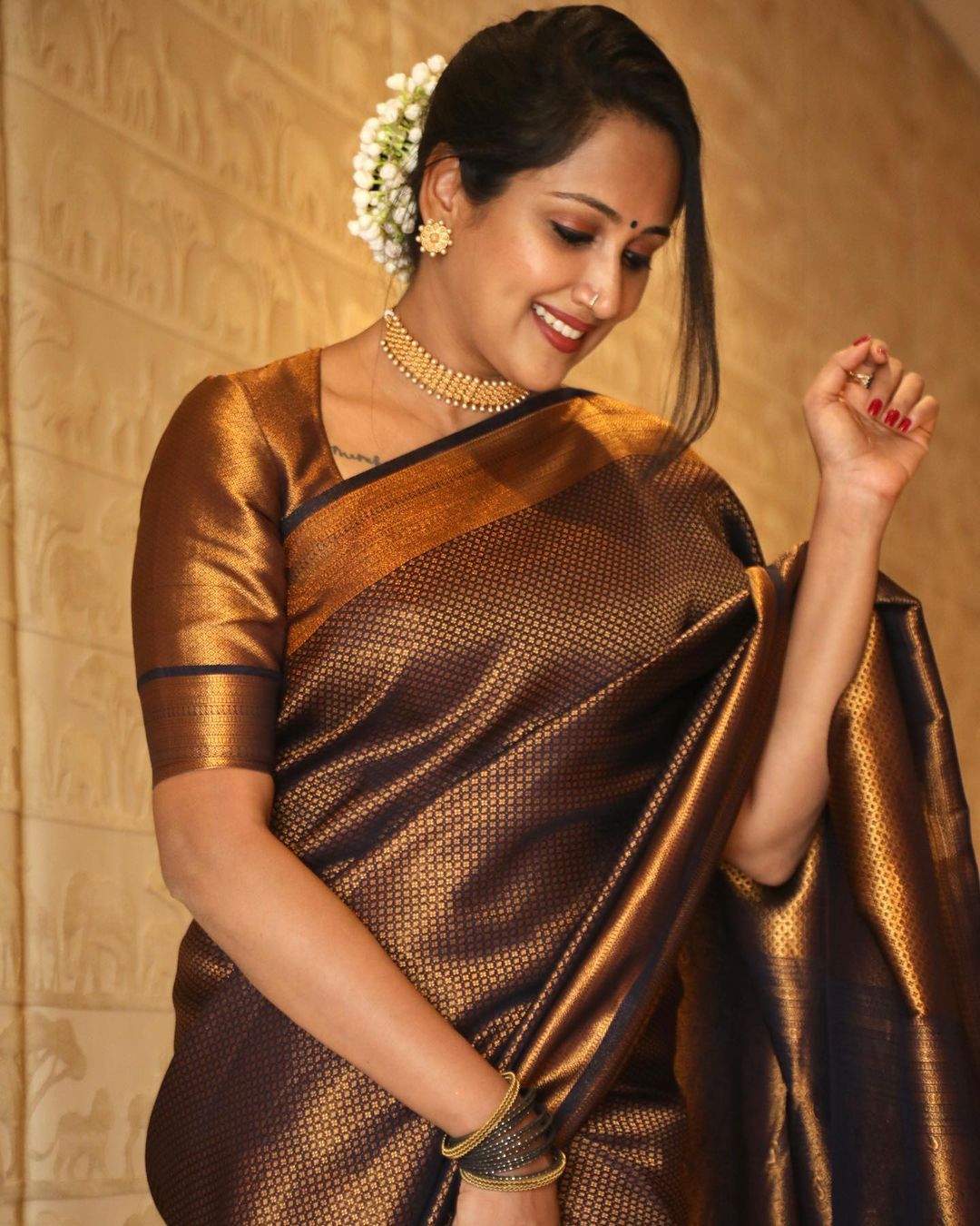 Fantabulous Black Soft Silk Saree with Incomparable Blouse Piece