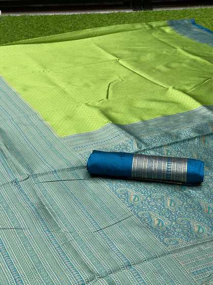 Felicitous Parrot Soft Silk Saree With Snazzy Blouse Piece