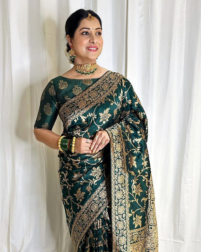 Pleasurable Dark Green Soft Banarasi Silk Saree With Improbable Blouse Piece