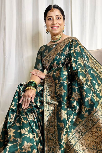 Pleasurable Dark Green Soft Banarasi Silk Saree With Improbable Blouse Piece