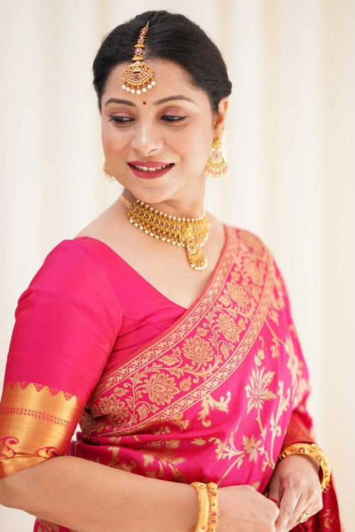 Load image into Gallery viewer, Evocative Dark Pink Soft Banarasi Silk Saree With Admirable Blouse Piece
