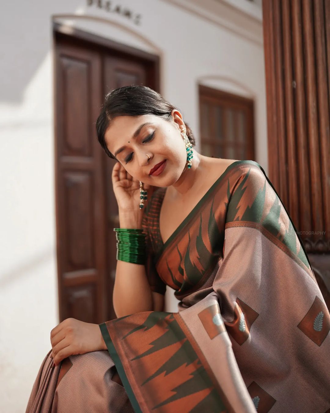 Fragrant Grey Soft Silk Saree With Snappy Blouse Piece