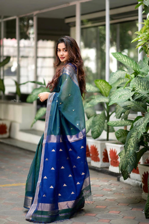 Load image into Gallery viewer, Outstanding Rama Soft Silk Saree With Impressive Blouse Piece
