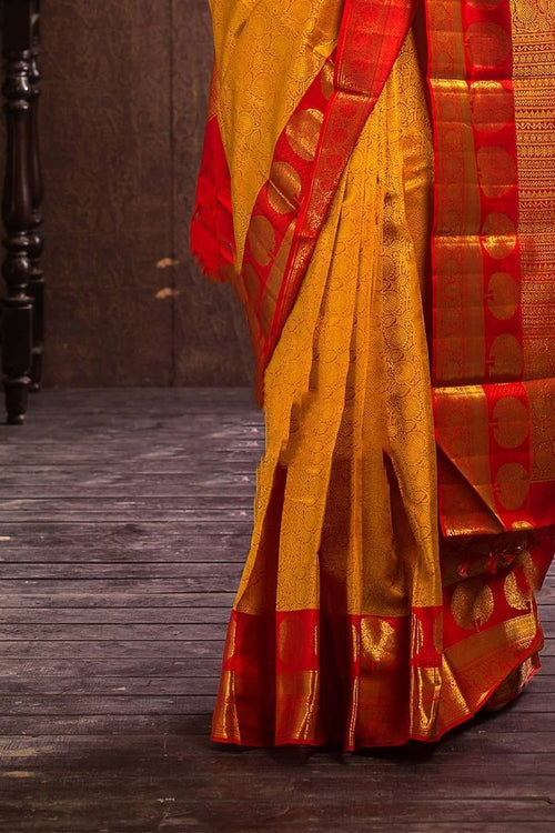 Load image into Gallery viewer, Adorning Yellow Soft Banarasi Silk Saree With Flattering Blouse Piece
