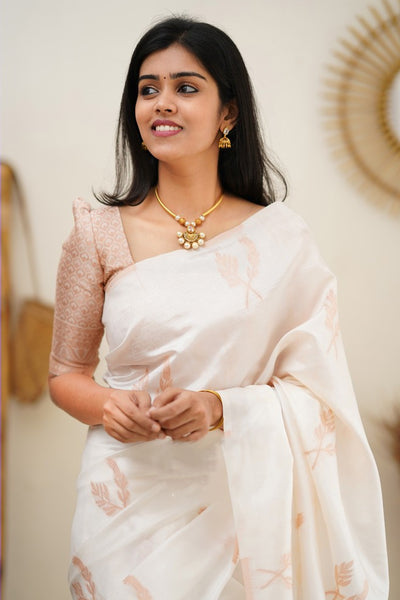 Staring White Soft Silk Saree With Breathtaking Blouse Piece