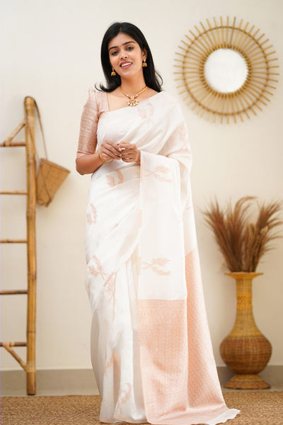 Staring White Soft Silk Saree With Breathtaking Blouse Piece
