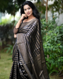 Delectable Black Soft Silk Saree With Luxuriant Blouse Piece