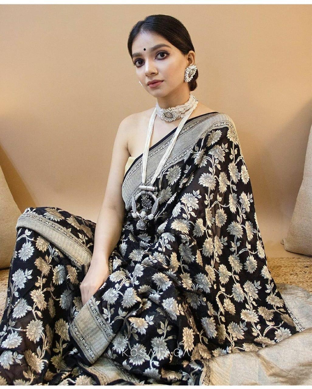 Mesmeric Black Soft Banarasi Silk Saree With Opulent Blouse Piece