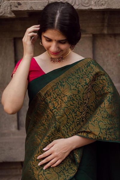 Arresting Green Soft Silk Saree With Groovy Blouse Piece