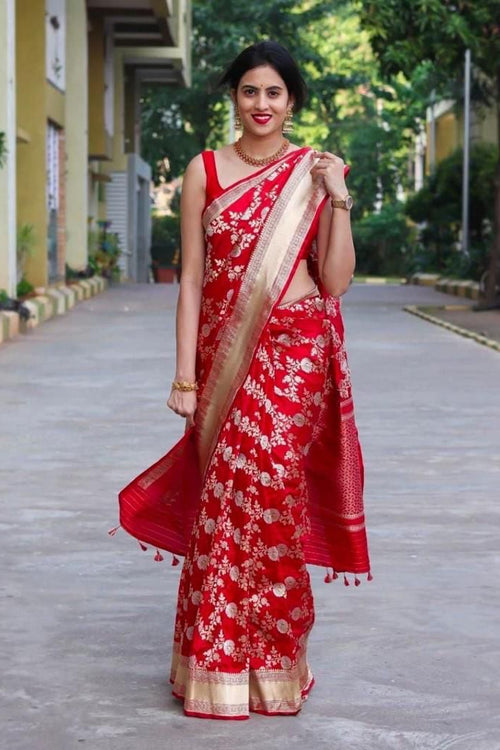 Load image into Gallery viewer, Fantabulous Red Soft Banarasi Silk Saree With Seraglio Blouse Piece
