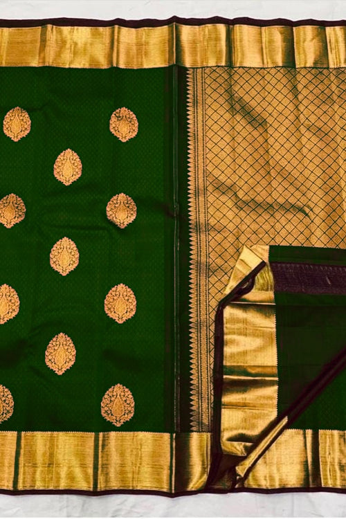 Load image into Gallery viewer, Quintessential Dark Green Soft Banarasi Silk Saree With Lissome Blouse Piece
