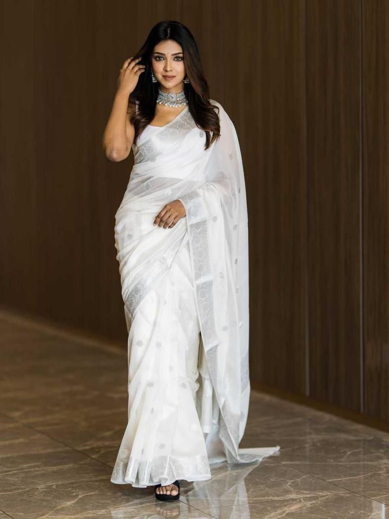 Conflate White Soft Silk Saree With Cynosure Blouse Piece