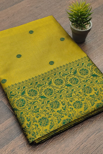 Groovy Mehandi Soft Silk Saree With Inspiring Blouse Piece