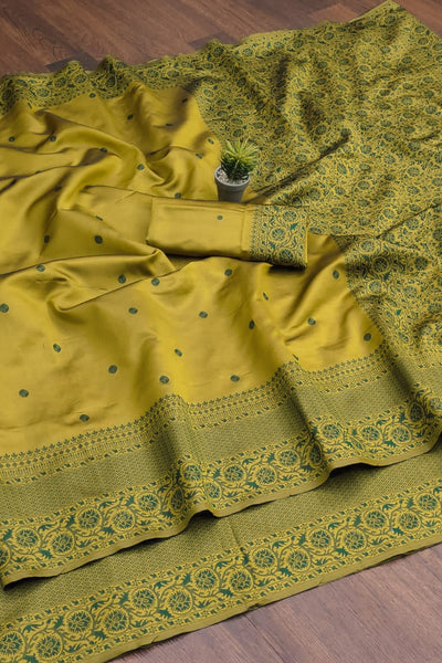 Groovy Mehandi Soft Silk Saree With Inspiring Blouse Piece