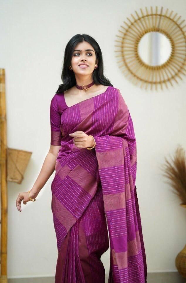 Snappy Magenta Soft Silk Saree With Supernal Blouse Piece