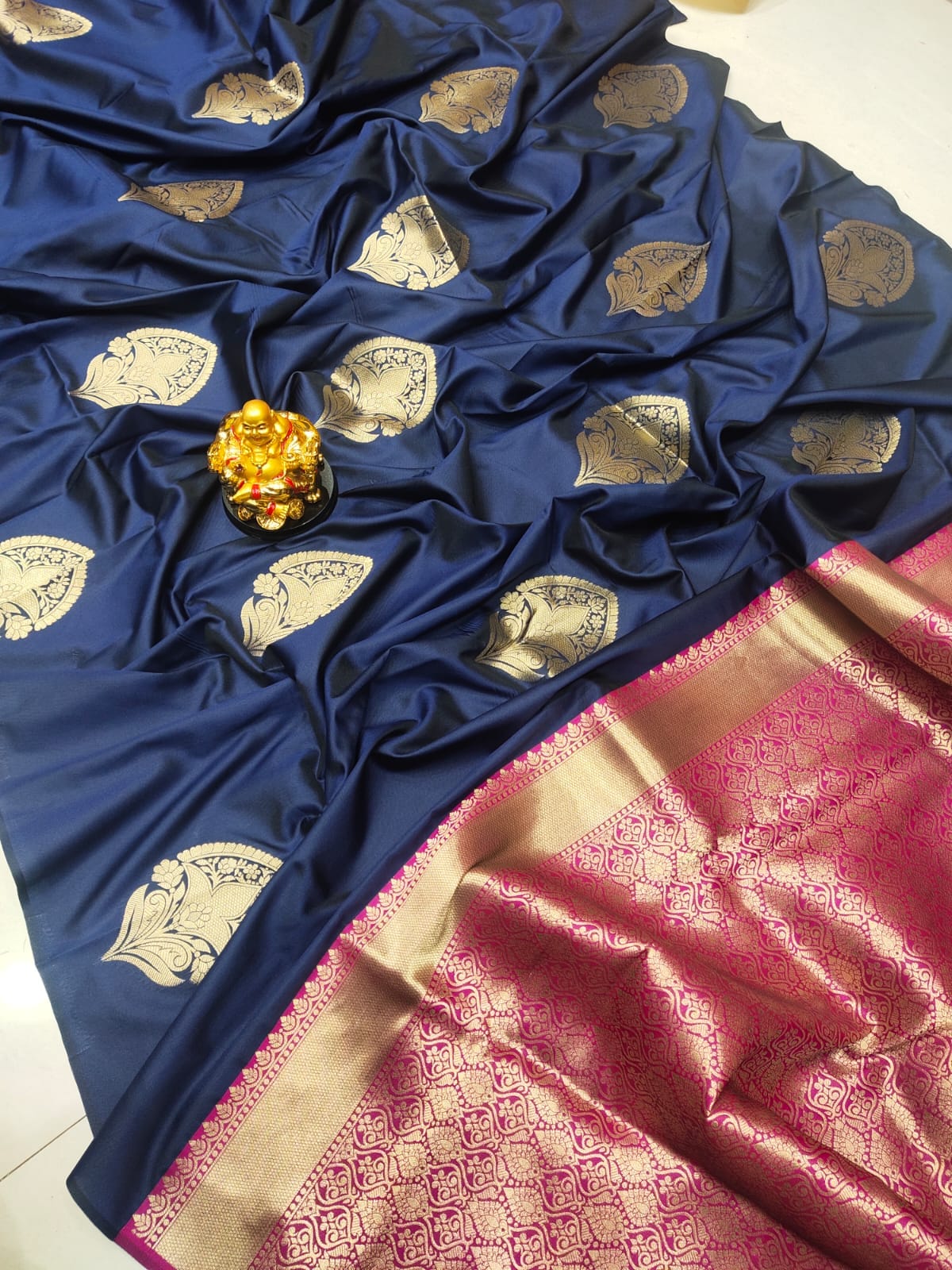 Pretty Navy Blue Soft Banarasi Silk Saree With Fancifull Blouse Piece