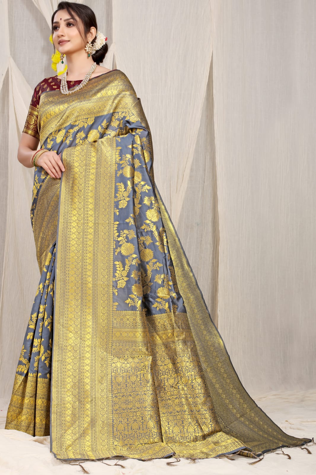 Precious Grey Banarasi Silk Saree With Adorable Blouse Piece