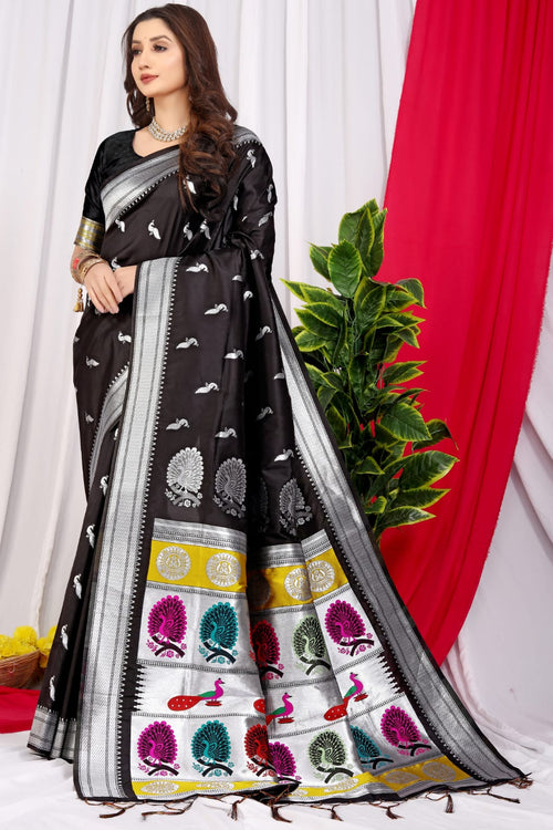 Load image into Gallery viewer, Dazzling Black Pure Paithani Silk Saree With Prodigal Blouse Piece
