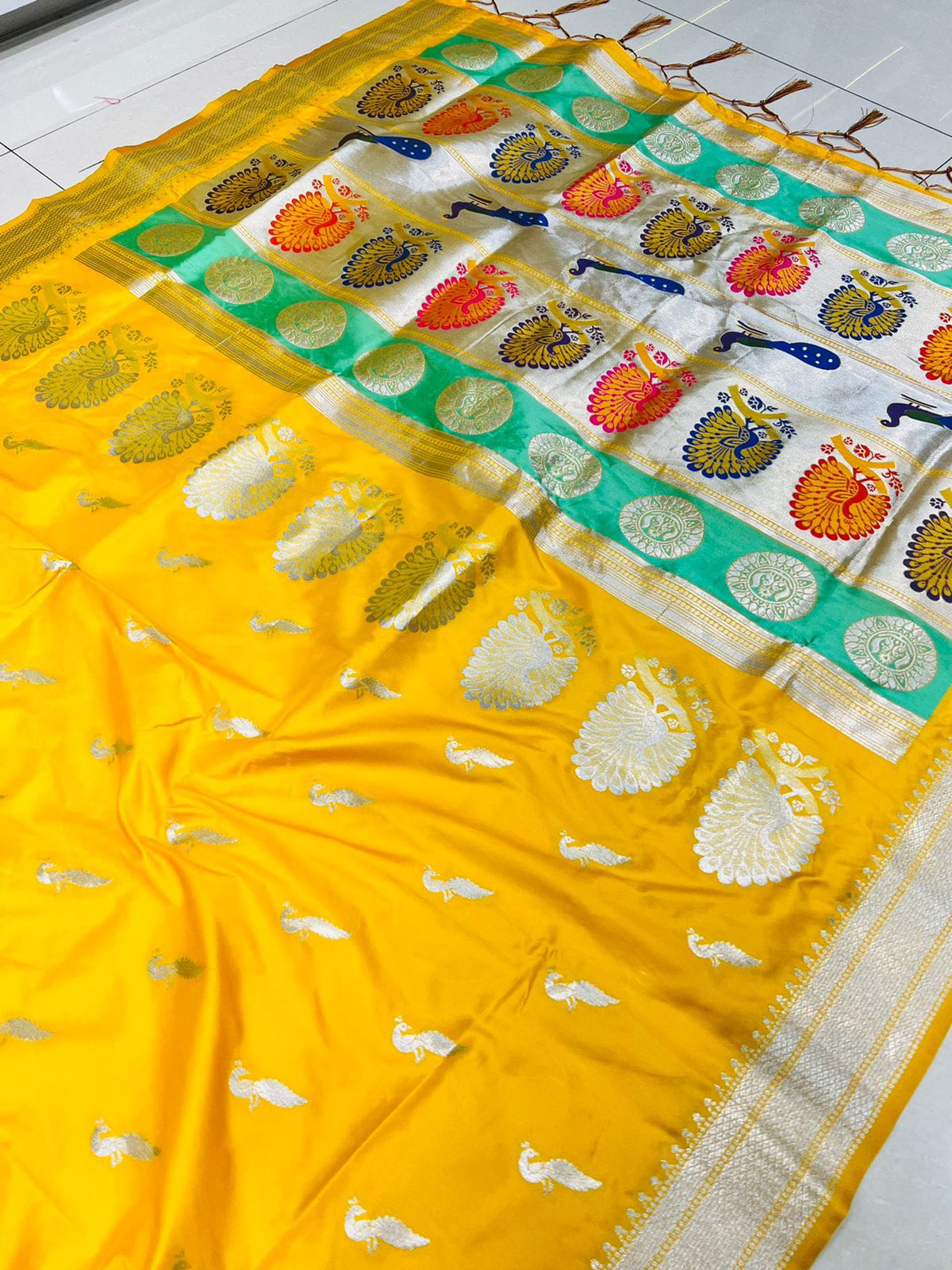 Admirable Yellow Pure Paithani Silk Saree With Prodigal Blouse Piece