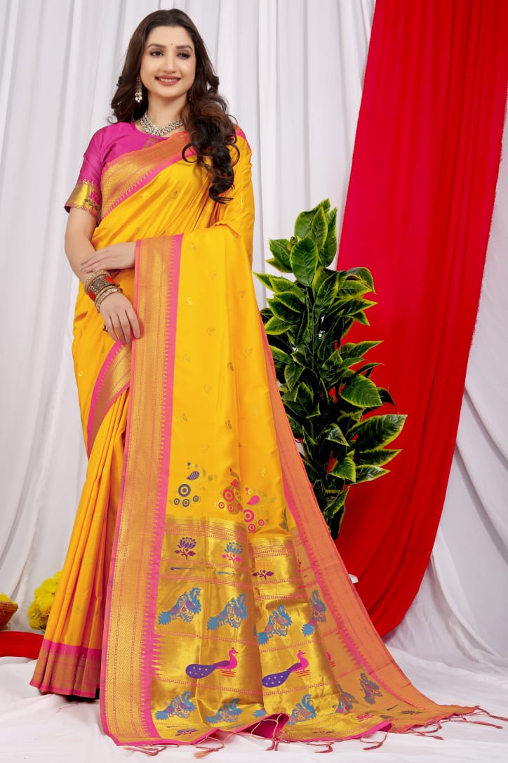 Susurrous Yellow Pure Paithani Silk Saree With Splendorous Blouse Piece