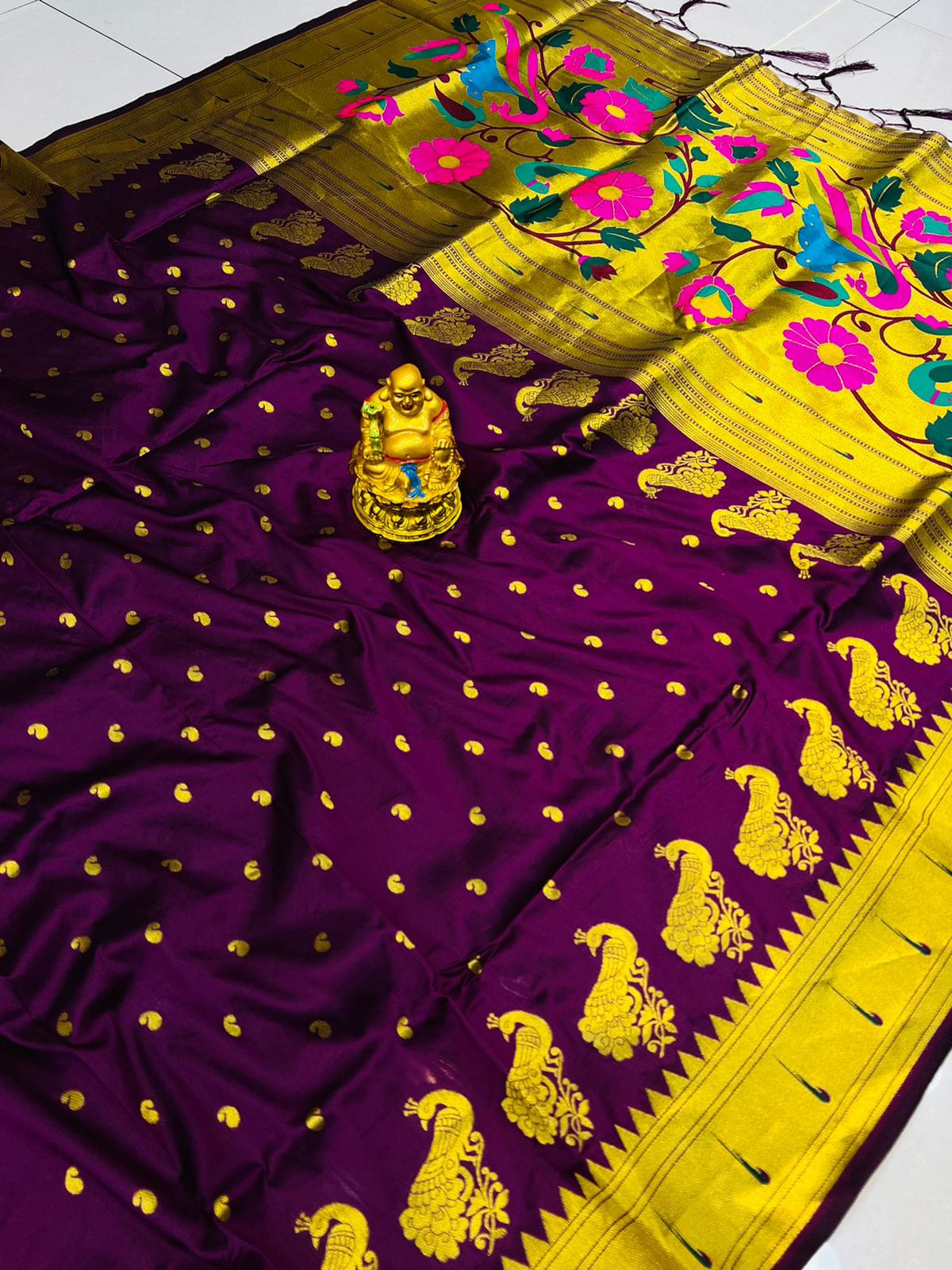 Staggering Purple Pure Paithani Silk Saree With Jazzy Blouse Piece