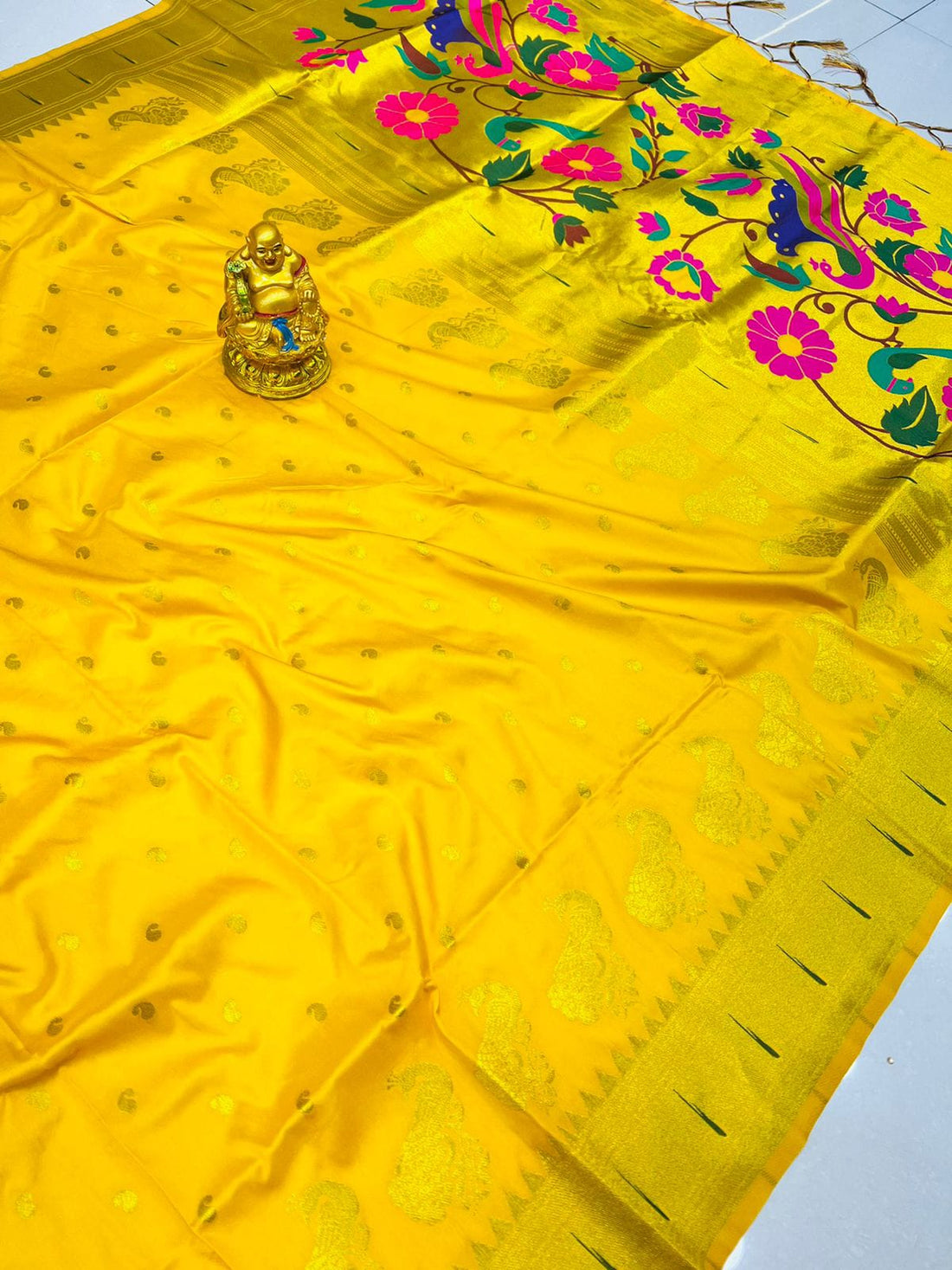 Unequalled Yellow Pure Paithani Silk Saree With Jazzy Blouse Piece