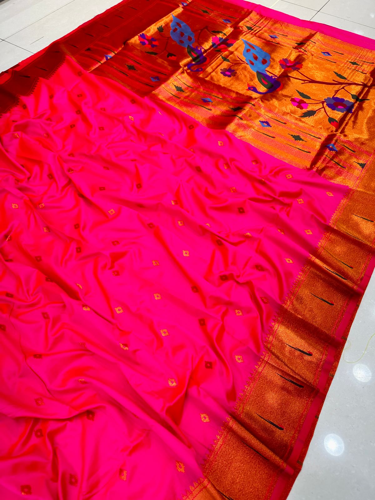 Attractive Dark Pink Paithani Silk Saree With Invaluable Blouse Piece