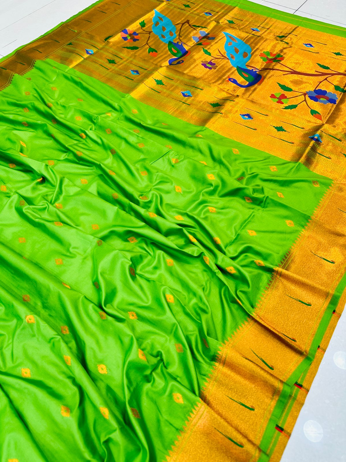 Unique Green Paithani Silk Saree With Invaluable Blouse Piece