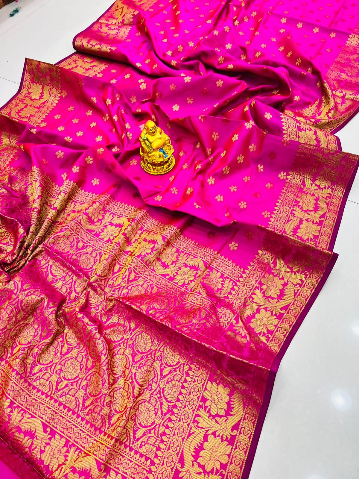 Forbearance Dark Pink Soft Banarasi Silk Saree With Enchanting Blouse Piece