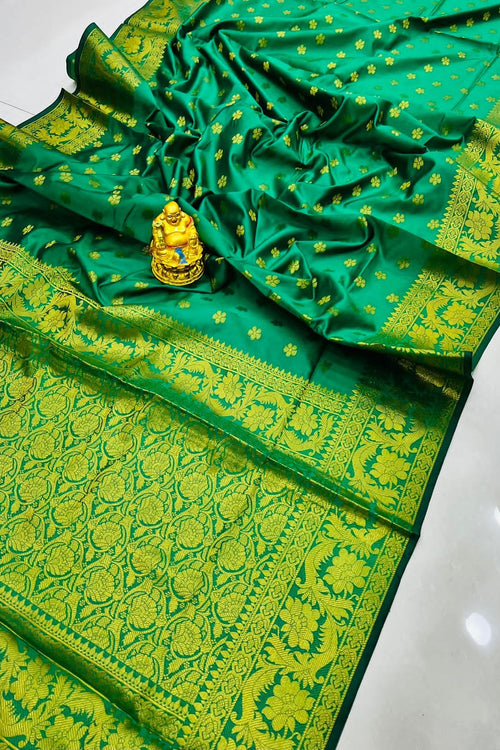 Load image into Gallery viewer, Felicitous Green Soft Banarasi Silk Saree With Enchanting Blouse Piece
