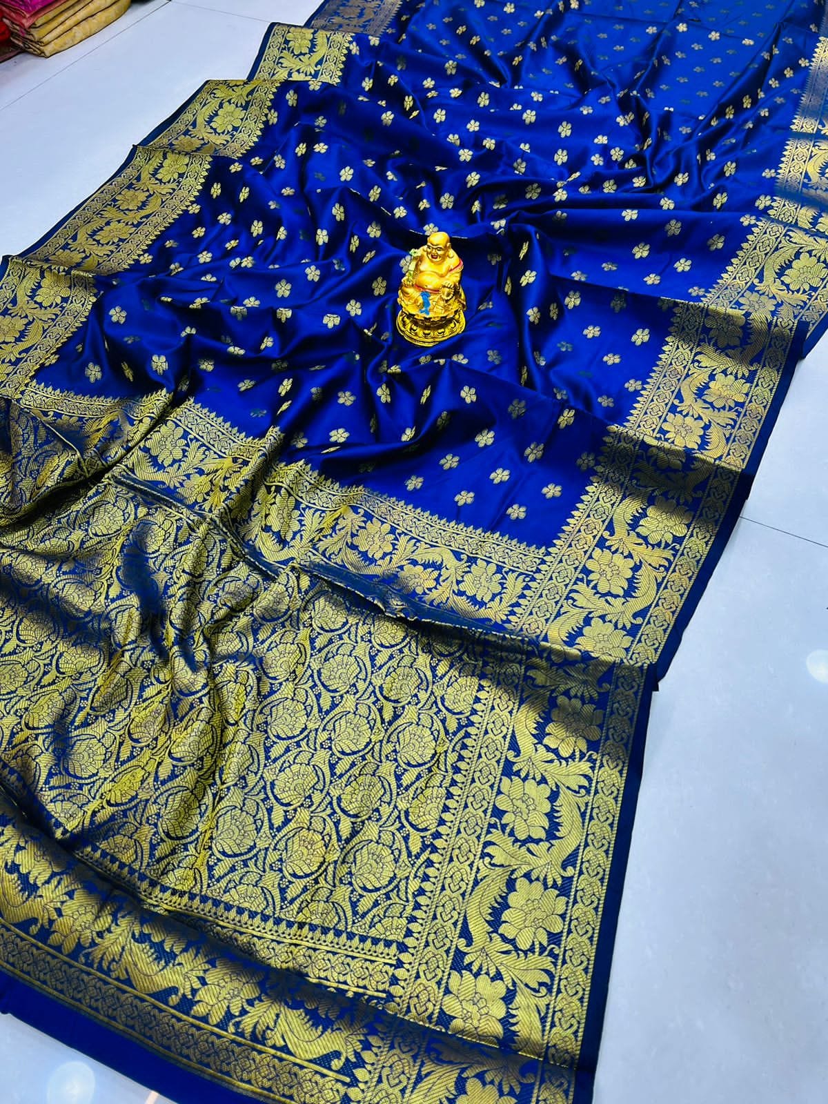 Symmetrical  Navy Blue Soft Banarasi Silk Saree With Enchanting Blouse Piece