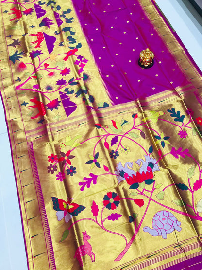 Engaging Magenta Paithani Silk Saree With Classy Blouse Piece