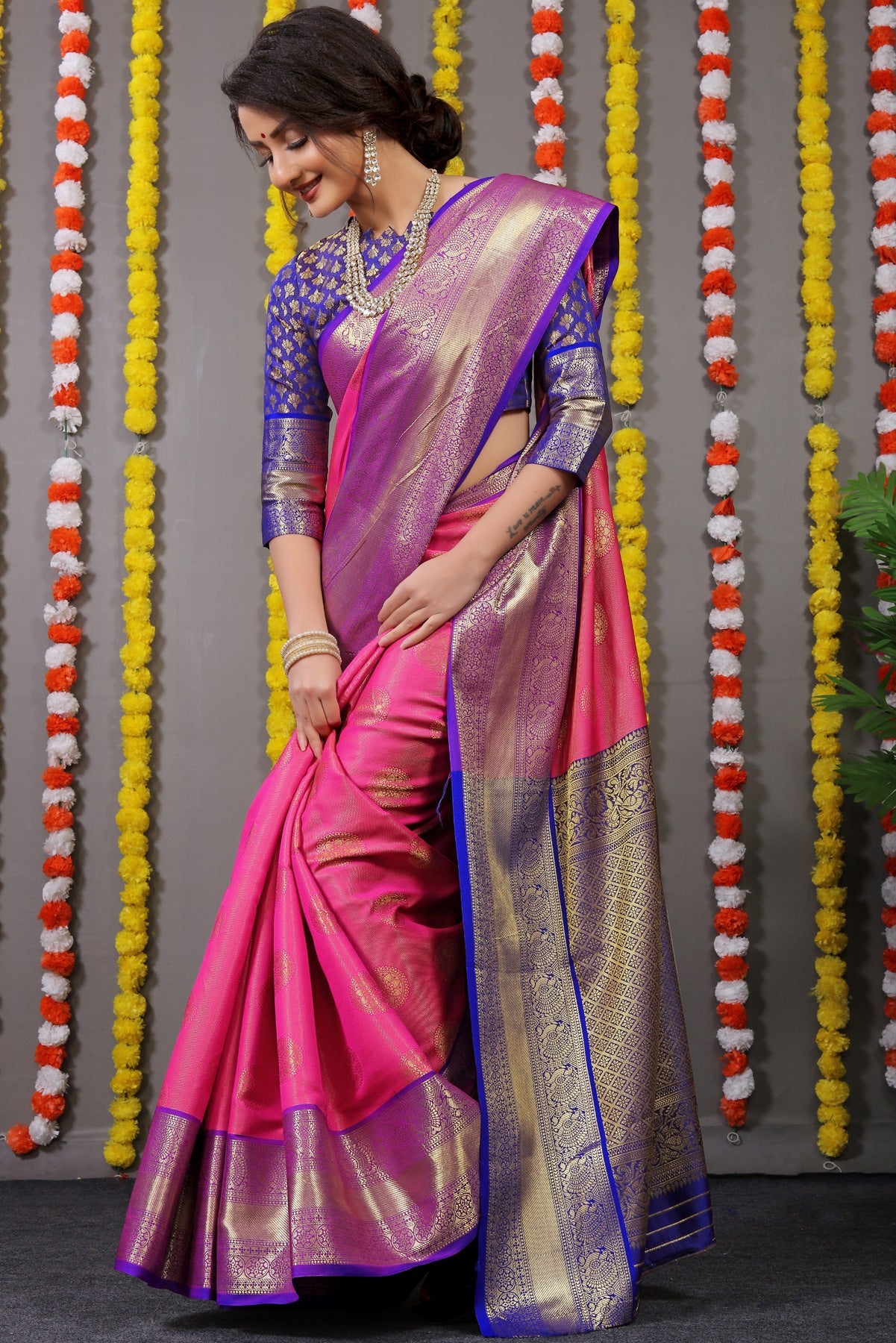 Buy Dark Violet Zari Woven Kanchipuram Silk Saree Online | Samyakk