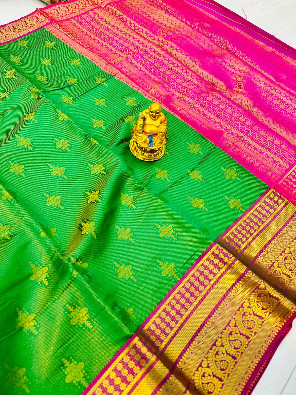 Flattering Green Kanjivaram Silk With Demure Blouse Piece