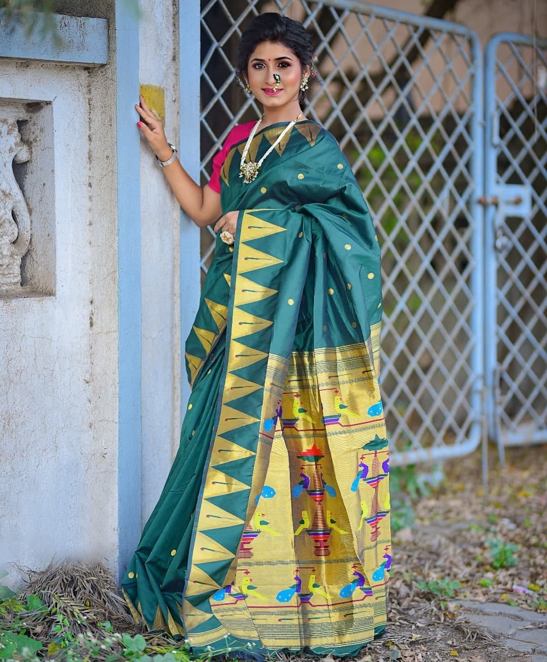 Tremendous Rama Paithani Silk Saree With Energetic Blouse Piece