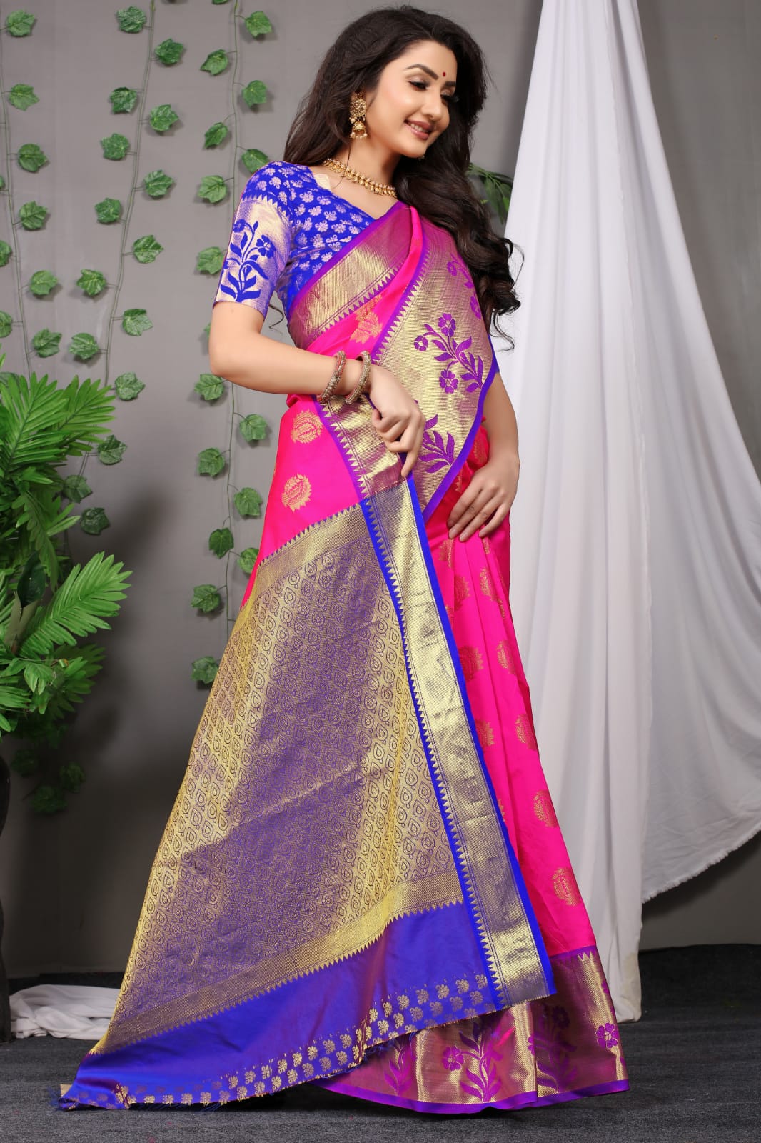 Exceptional Dark Pink Banarasi Silk Saree With Most Adorable Blouse Piece