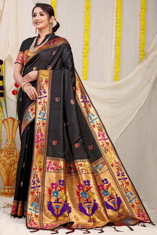 Load image into Gallery viewer, A glam Black Paithani Silk Saree With Gorgeous Blouse Piece
