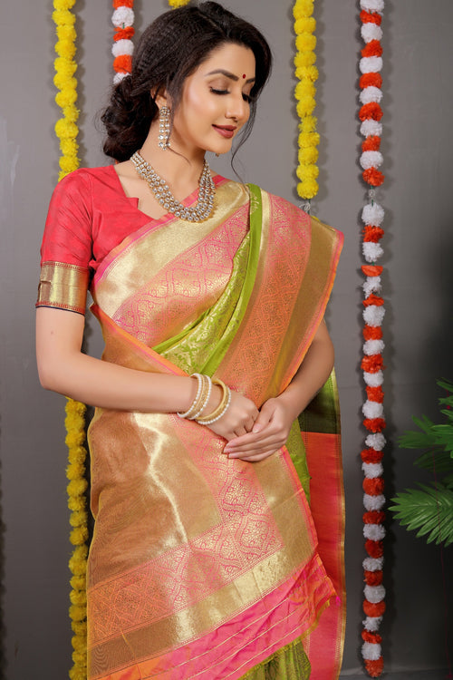 Load image into Gallery viewer, Exuberant Green Banarasi Silk Saree With Comely Blouse Piece
